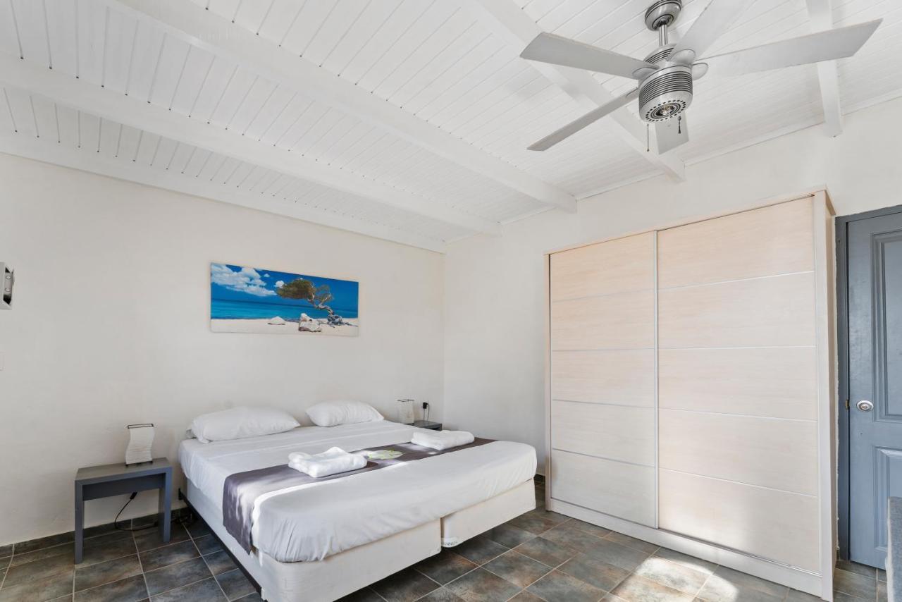 Willibrordus Bandabou Breeze Curacaoアパートホテル エクステリア 写真