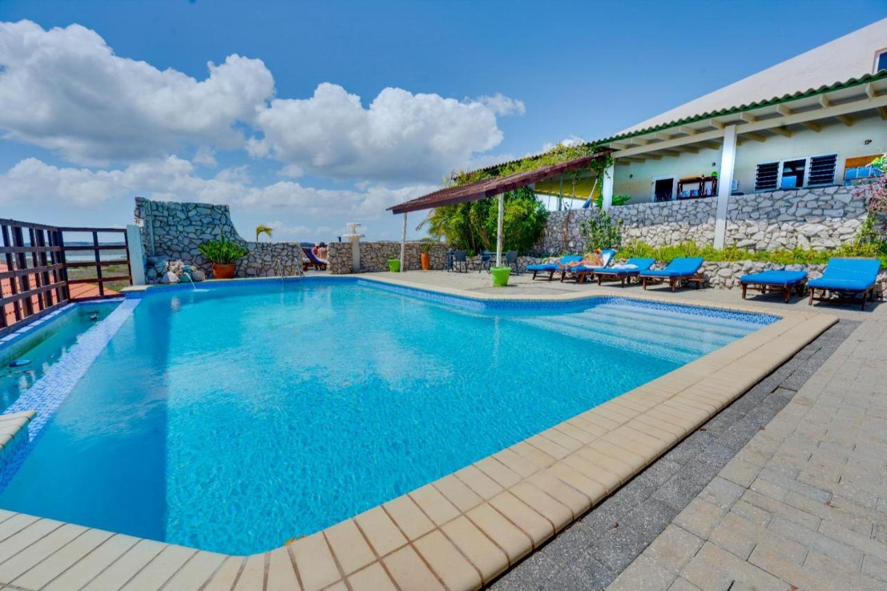 Willibrordus Bandabou Breeze Curacaoアパートホテル エクステリア 写真