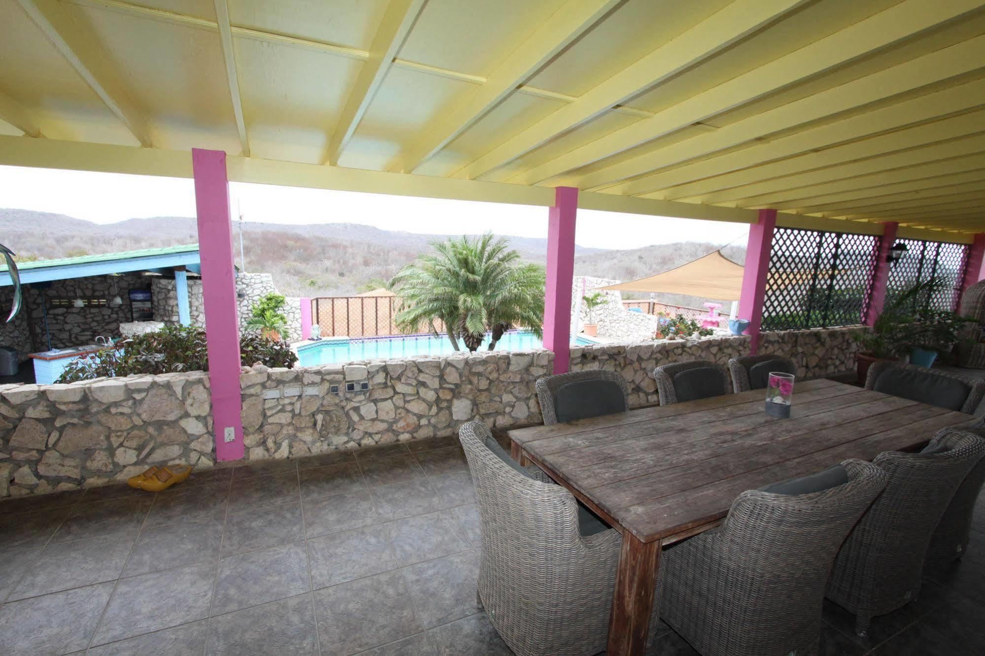 Willibrordus Bandabou Breeze Curacaoアパートホテル エクステリア 写真